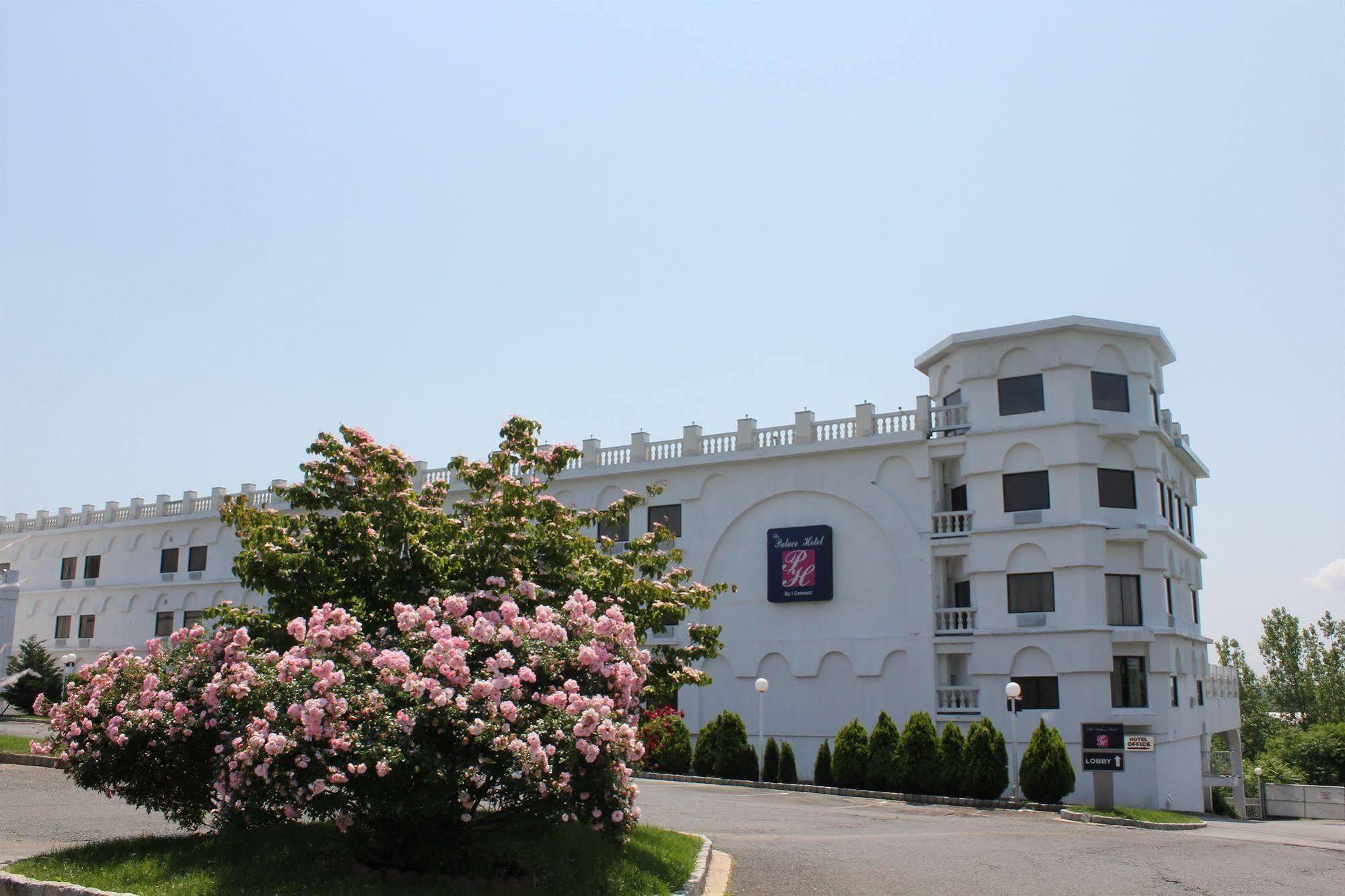 Raritan Hotel Edison Exterior photo